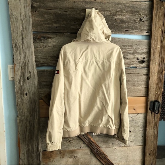 Tommy Hilfiger Size Large Tan Waterproof Jacket - Picture 5 of 7